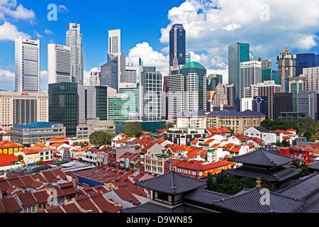 Vista in elevazione su case tradizionali in Chinatown, Singapore, Sud-est asiatico, in Asia Foto Stock