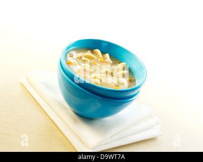 Zuppa di noodle al pollo Foto Stock