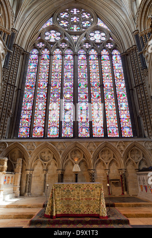Lincoln - Altare sul lato est all'interno del Duomo; Lincoln, Lincolnshire, Regno Unito, Europa Foto Stock
