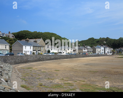 Le proprietà del lungomare, Borth-y-Gest, Porthmadog, Gwynedd Foto Stock