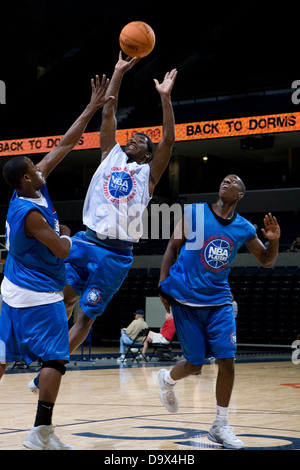 Kenny Boynton (Pompano Beach, FL / Blanche Ely). La National Basketball Players Association tenne un accampamento per la Top 100 di alta scuola di prospettive di basket presso la John Paul Jones Arena presso l'Università della Virginia di Charlottesville, VA a partire dal 20 giugno 2007 al 23 giugno 2007. Foto Stock