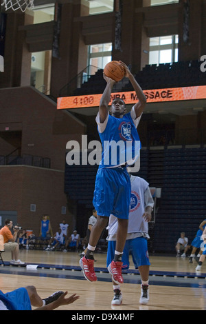 Chris Singleton (Canton GA / Cherokee). La National Basketball Players Association tenne un accampamento per la Top 100 di alta scuola di prospettive di basket presso la John Paul Jones Arena presso l'Università della Virginia di Charlottesville, VA a partire dal 20 giugno 2007 al 23 giugno 2007. Foto Stock