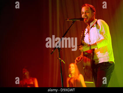 Dortmund, Germania. Il 27 giugno, 2013. Cantante britannico James Morrison dà un concerto come parte del Dortmund settimana musicale a Westfalenhalle di Dortmund in Germania, 27 giugno 2013. Credito: dpa picture alliance/Alamy Live News Foto Stock