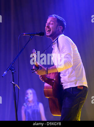 Dortmund, Germania. Il 27 giugno, 2013. Cantante britannico James Morrison dà un concerto come parte del Dortmund settimana musicale a Westfalenhalle di Dortmund in Germania, 27 giugno 2013. Credito: dpa picture alliance/Alamy Live News Foto Stock