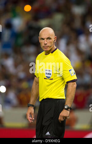 Howard Webb (Referente), 27 giugno 2013 - Calcio : arbitro Howard Webb in pena shoot-out durante la FIFA Confederations Cup Brasile 2013 Semi-finale match tra Spagna 0(7-6)0 Italia a Estadio Castelao a Fortaleza Brasile. Credito: Maurizio Borsari/AFLO/Alamy Live News Foto Stock