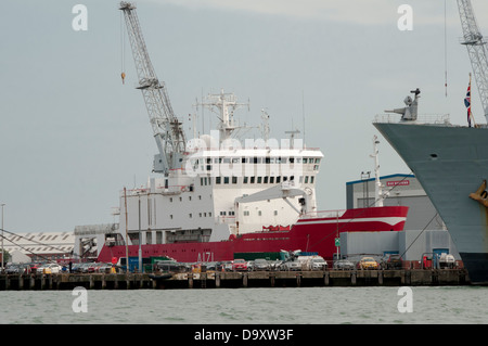 HMS Endurance ormeggiata nel porto di Portsmouth avente una ri-fit Foto Stock