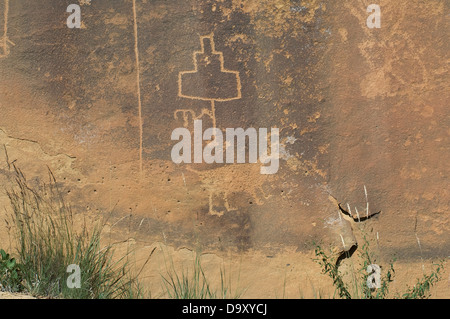 Cloud e petroglifi animale nel lobo Canyon, Cebolla deserto, Nuovo Messico. Fotografia digitale Foto Stock