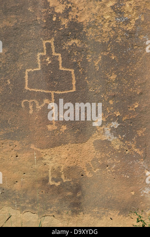 Cloud e petroglifi animale nel lobo Canyon, Cebolla deserto, Nuovo Messico. Fotografia digitale Foto Stock