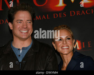 Brendan Fraser e Maria Bello al photocall di "La mummia: la Tomba del Drago imperatore'. Foto Stock