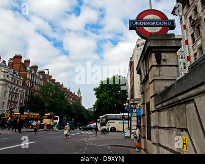 La stazione della metropolitana di Baker Street entrata su Marylebone Road, London, England, Regno Unito Foto Stock