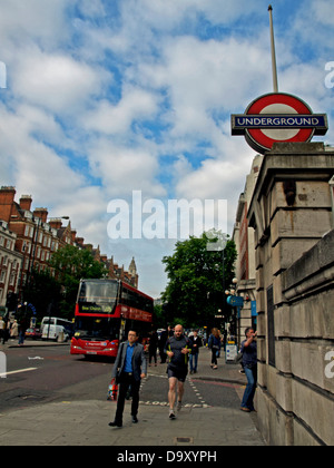La stazione della metropolitana di Baker Street entrata su Marylebone Road, London, England, Regno Unito Foto Stock