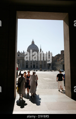 Piazza San Pietro, il Vaticano, Roma, Italia Foto Stock