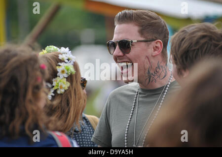 Glastonbury, Regno Unito. Il 28 giugno 2013. GLASTONBURY FESTIVAL DI MUSICA musicista rapper Professor Green che sta eseguendo quest anno a Glastonbury. Venerdì il giorno 2 del 2013 Glastonbury Festival presso l'azienda agricola degna. Giugno 28. 2013. GLASTONBURY FESTIVAL DI MUSICA PILTON, Somerset, Inghilterra, UK Credit: Alistair Heap Alamy/Live News Foto Stock