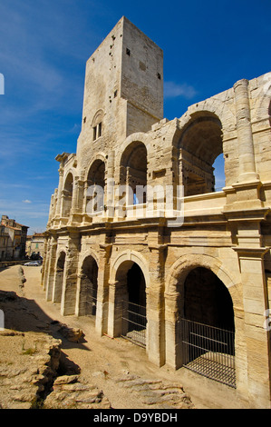 Anfiteatro romano ( Les Arènes). Ad Arles. Bouches du Rhone. Provenza. Francia Foto Stock