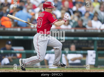 Detroit, Michigan, Stati Uniti d'America. Il 26 giugno 2013. Los Angeles Angels infielder Brendan Harris (20) a bat durante la MLB azione di gioco tra il Los Angeles Angeli e Detroit Tigers al Comerica Park di Detroit, Michigan. Gli angeli sconfitto le tigri 7-4. Credito: Cal Sport Media/Alamy Live News Foto Stock