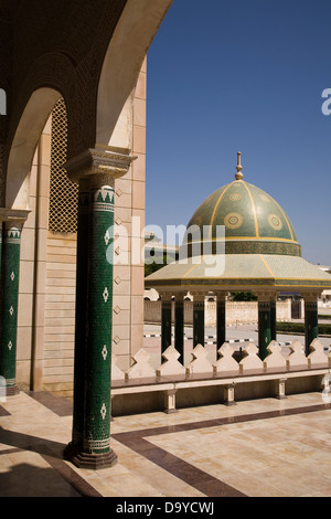 Elegante Shanfari moschea è stata finanziata da un Omani ministro dell'olio, Salalah, provincia di Dhofar, Oman. Foto Stock