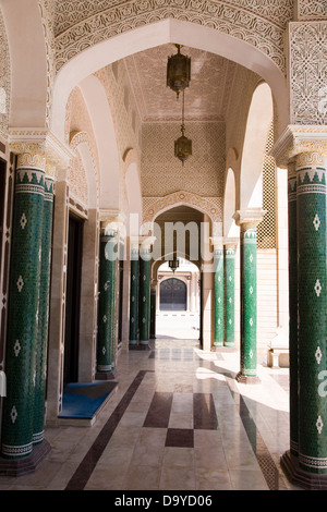 Elegante Shanfari moschea è stata finanziata da un Omani ministro dell'olio, Salalah, provincia di Dhofar, Oman. Foto Stock