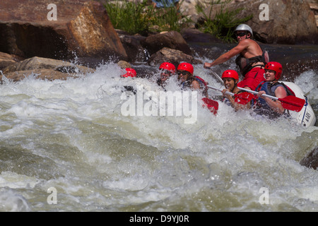 Una serie di manovre rapide sul fiume Ocoee Foto Stock