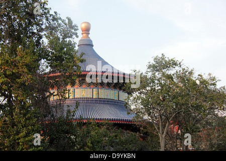 Epcot Center World Showcase, presso la sezione Cinese, Disney World, a Orlando, Florida. Per solo uso editoriale. Foto Stock