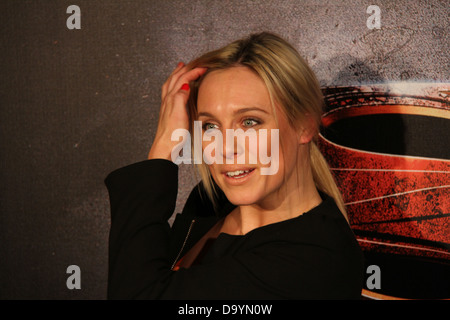 Nella foto è Casey Burgess, ex della band australiana Hi-5 sul tappeto rosso per la premiere australiana di uomo di acciaio. Foto Stock