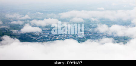 Glastonbury, Somerset, Regno Unito. Il 28 giugno 2013. Glastonbury 2013 vista aerea del sito Credito: Dom Mowbray/Alamy Live News Foto Stock