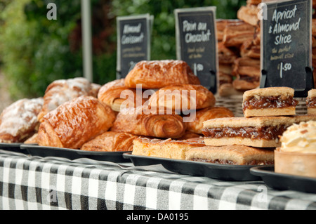 Tabella di sfoglia articoli per la vendita Foto Stock