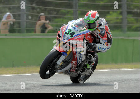 Imola, Italia. Il 29 giugno 2013. Davide Giugliano durante il Campionato del Mondo Superbike campionati da Imola. Foto Stock