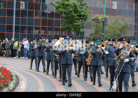 Birmingham, Regno Unito. Il 29 giugno, 2013. La RAF band marche off nelle forze armate parata del giorno in Birmingham. Credito: Chris Gibson/Alamy Live News Foto Stock