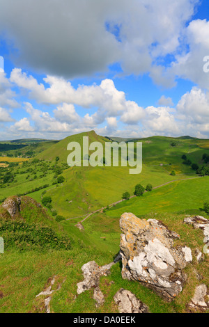 Chrome collina dalla Parkhouse collina vicino Longnor, Derbyshire, Parco Nazionale di Peak District, Inghilterra, Regno Unito. Foto Stock