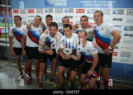 Mosca, Russia. Il 30 giugno 2013. Ospita Russia batte il Giappone 29 - 5 per vincere la coppa a coppa del Mondo di Rugby 7s a Luzniki Stadium di Mosca, Russia. Credito: Elsie Kibue / Alamy Live News Foto Stock