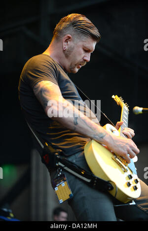 San Bernardino, in California, Stati Uniti d'America. Il 30 giugno 2013. Musicista-BILL KELLIHER, chitarrista per Mastodon, la heavy metal band di Atlanta, Georgia, esibirsi sul palco principale al Mayhem Festival 2013, San Manuel anfiteatro di San Bernardino, California, USA, Giugno 29, 2013...immagine credito cr Scott Mitchell/ZUMA premere (immagine di credito: credito: Scott Mitchell/ZUMAPRESS.com/Alamy Live News) Foto Stock