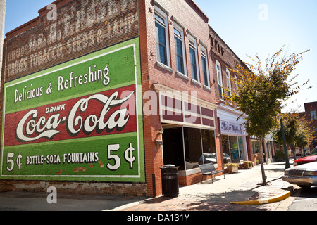 Historic courthouse square e Coca-Cola accedi Laurens, Carolina del Sud. Foto Stock