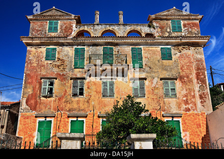 Il vecchio British residenza del governatore. Gaios è il "capitale" di Paxos ("Paxi') isola, mare Ionio, Eptanisa, Grecia. Foto Stock