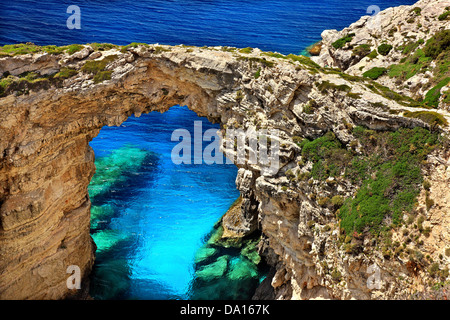 Trypitos (noto anche come "Kamara'), un arco naturale di roccia a Paxos ("Paxi') isola, mare Ionio, Eptanisa ('Sanche Isole "), Grecia Foto Stock