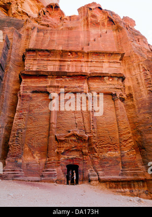 Antica tomba in Petra, Giordania Foto Stock