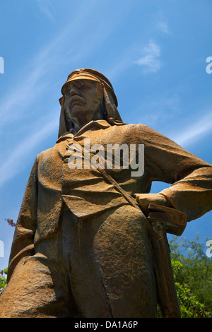 Statua del David Livingstone, (primo europeo per visualizzare Victoria Falls il 16 novembre 1855), Victoria Falls, Zimbabwe Africa Foto Stock