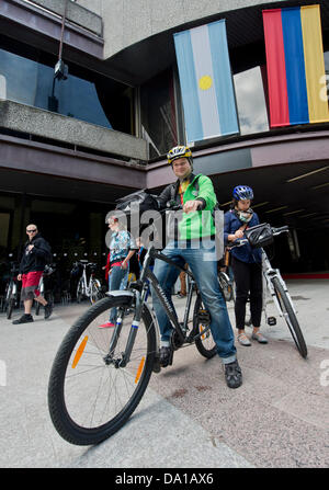 Karlovy Vary, Repubblica Ceca. Il 30 giugno 2013. Hunderts di biciclette sono affittati giornalmente al 48th Karlovy Vary International Film Festival . (CTK foto/Vit Simanek) Credito: CTK/Alamy Live News Foto Stock