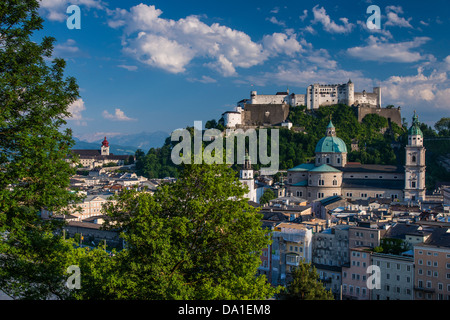 Skyline della città da Kapuzinerberg, Salisburgo, Austria Foto Stock