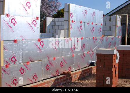 Muro di mattoni con celotex isolamento termico board in cavità & pareti di cavità in un exptension o nuova proprietà Foto Stock