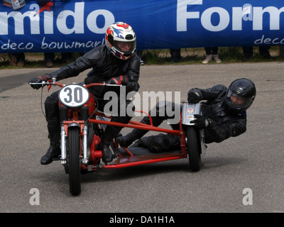 Questa immagine mostra la AJS No 38, una motocicletta storica. Nota per la sua ingegneria, la moto AJS divenne un modello iconico nella storia del motociclismo britannico all'inizio del XX secolo. Foto Stock
