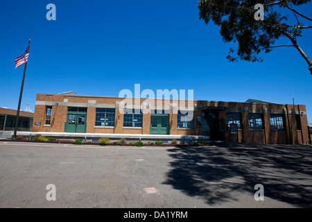 Esterno del Centro Visitatori per Rosie la rivettatrice WWII Home Front National Historic Park, Richmond, California, Stati Uniti d'America Foto Stock