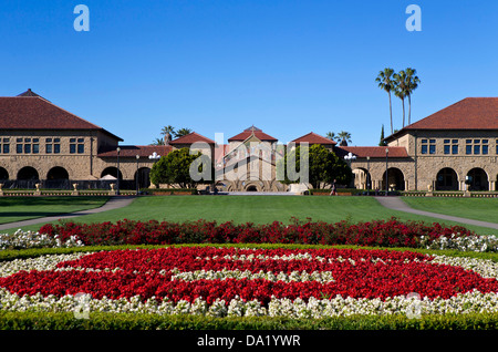 Stanford University 'S' logo in fiori, principale quad, Stanford, in California, Stati Uniti d'America Foto Stock