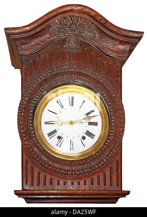 In legno antico orologio da parete isolata su sfondo bianco Foto Stock