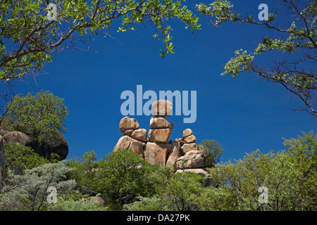 La madre e il Bambino formazione di roccia, Matobo National Park, Colline di Matobo sito patrimonio mondiale, nei pressi di Bulawayo, Zimbabwe Africa Foto Stock