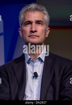 Luglio 01, 2013 - Aspen, Colorado, Stati Uniti - JEFF SMISEK, Presidente e CEO di United Airlines, discute l'argomento: ''battenti automobili? Il futuro dei trasporti'' durante l'Aspen idee Festival.(Immagine di credito: © Brian Cahn/ZUMAPRESS.com) Foto Stock