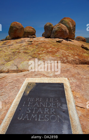 Tomba di Cecil Rhodes, in cima Malindidzimu, o "visione del mondo", Matobo National Park, Colline di Matobo Sito Patrimonio Mondiale, Africa Foto Stock