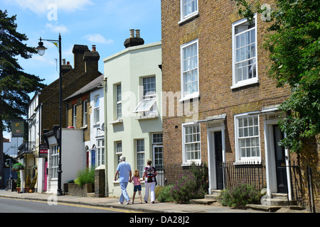 Periodo case, Thames Street, Sunbury-on Thames, Surrey, England, Regno Unito Foto Stock