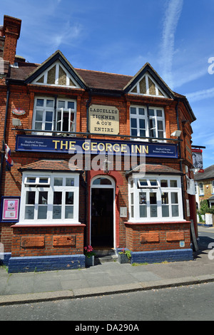 Il George Inn, Thames Street, Walton-on-Thames, Surrey, England, Regno Unito Foto Stock