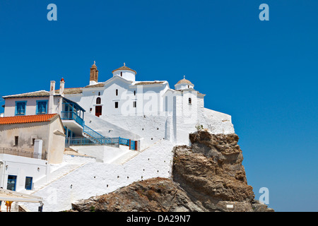 Skopelos island in Grecia. Vista del Panagitsa Tou Pirgou vecchia chiesa Foto Stock