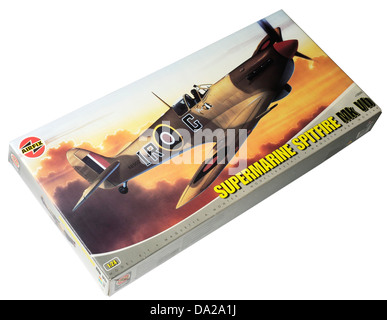 Un modello Airfix Spitfire in scala 1/24 Foto Stock